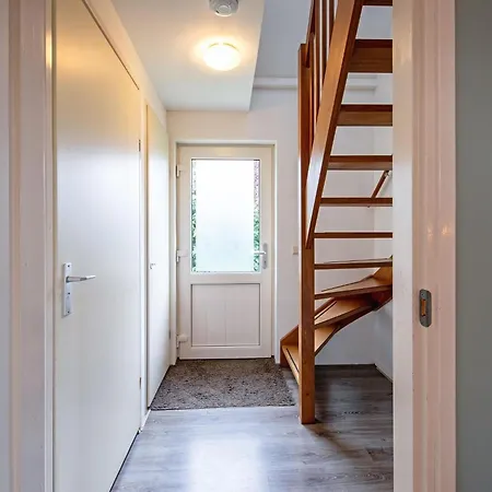 Near Dunes With Wellness Garden Vakantiehuis Den Burg