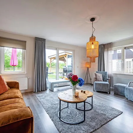 Vakantiehuis Near Dunes With Wellness Garden